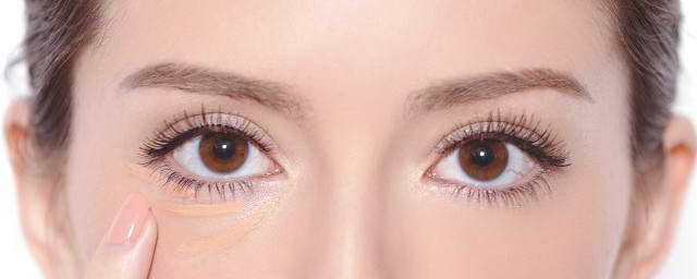 丰田汽车(TM.US)下调财年盈利预期,预计损失1.4万亿日元