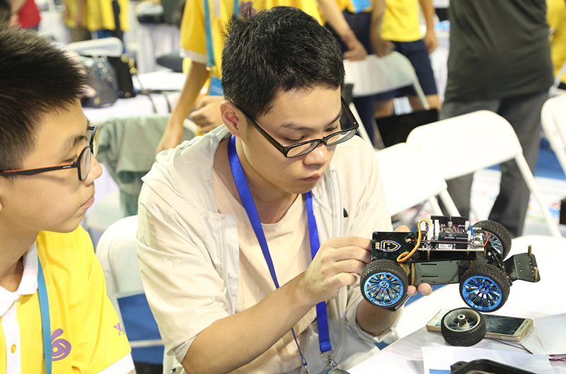 宇树科技王兴兴:智能机器人产业将迎来爆发,未来 2-5 年聚焦三大关键突破