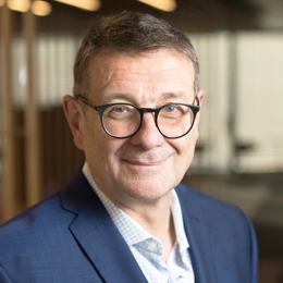 大举投资33亿美元重仓英伟达(NVDA.US)与台积电(TSM.US),孙正义全力押注AI芯片